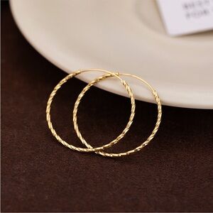Elegant Gold Hoop Earrings